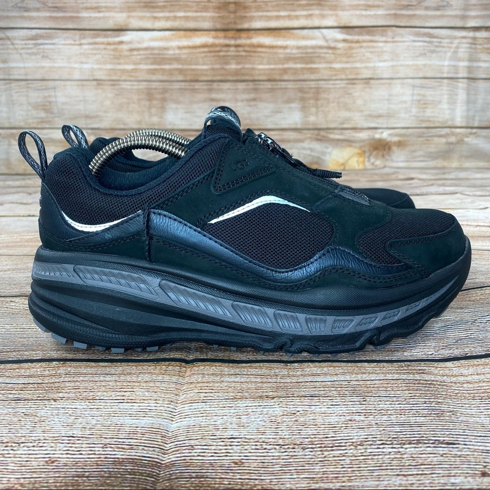 UGG Zip Mesh Shoes Men Size 9 / Women Size 10.5 Sneakers 1113330 NEW..